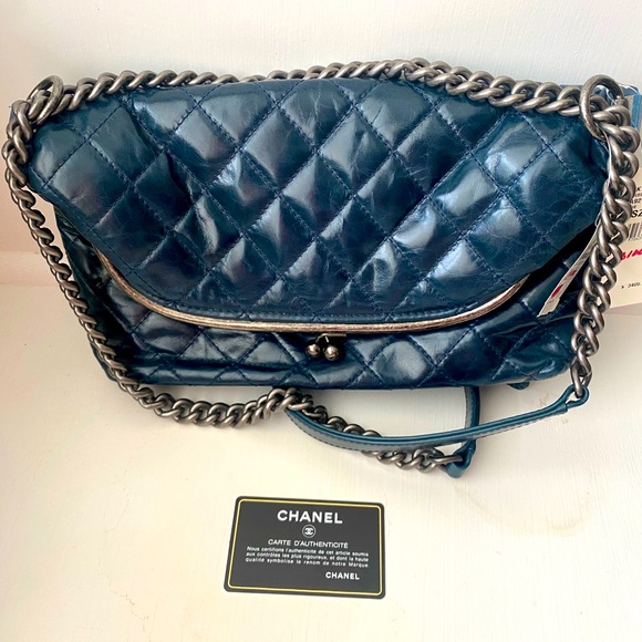 CHANEL navy crossbody handbag - New with tags - Picture 1 of 7